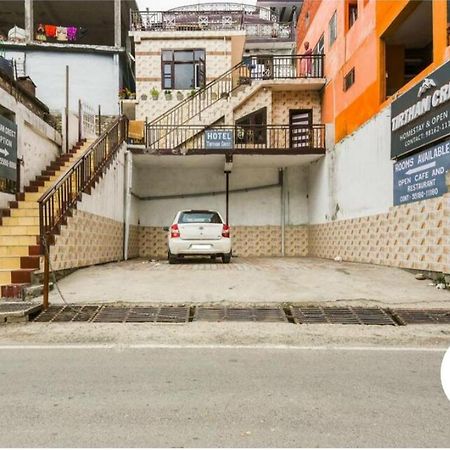Tirthan Crest Homestay Banjār Buitenkant foto