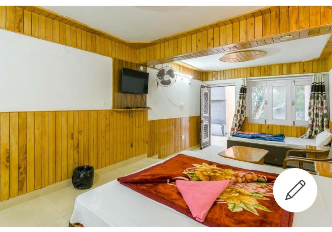 Tirthan Crest Homestay Banjār Kamer foto