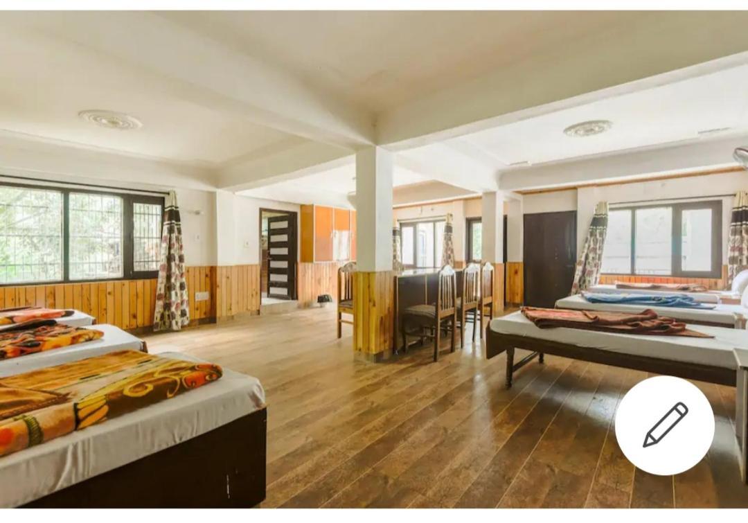 Tirthan Crest Homestay Banjār Buitenkant foto