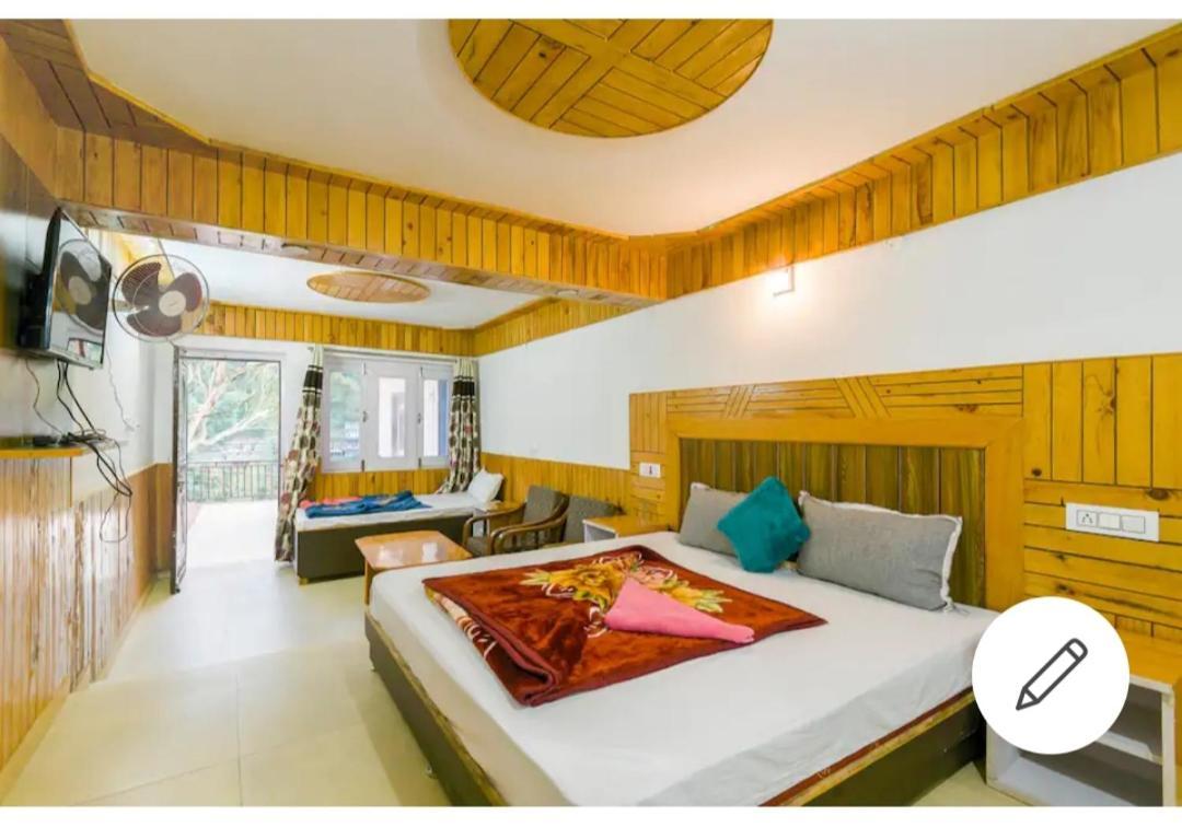 Tirthan Crest Homestay Banjār Buitenkant foto