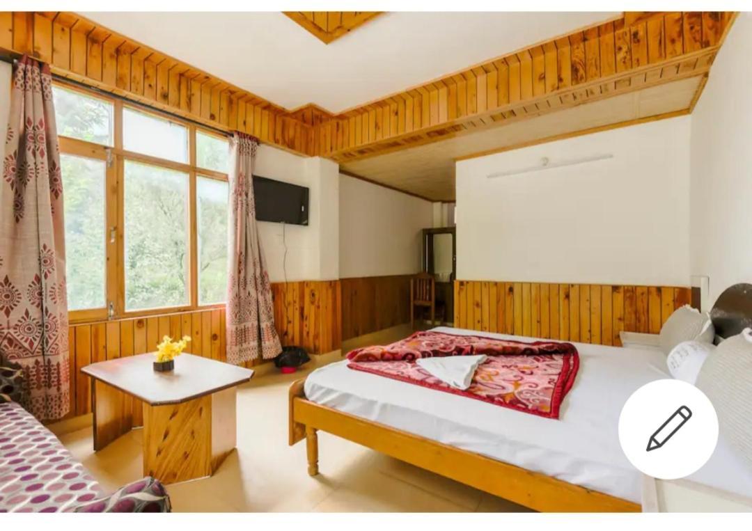 Tirthan Crest Homestay Banjār Buitenkant foto