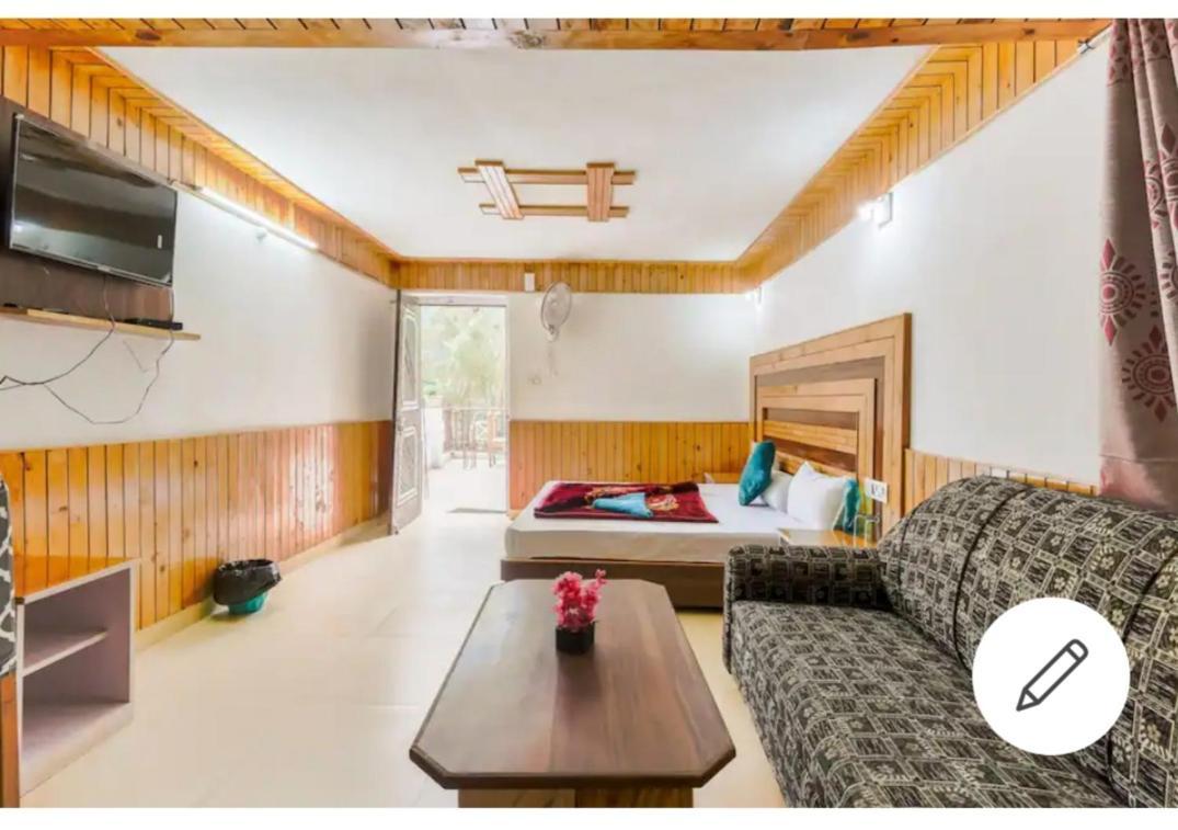 Tirthan Crest Homestay Banjār Buitenkant foto