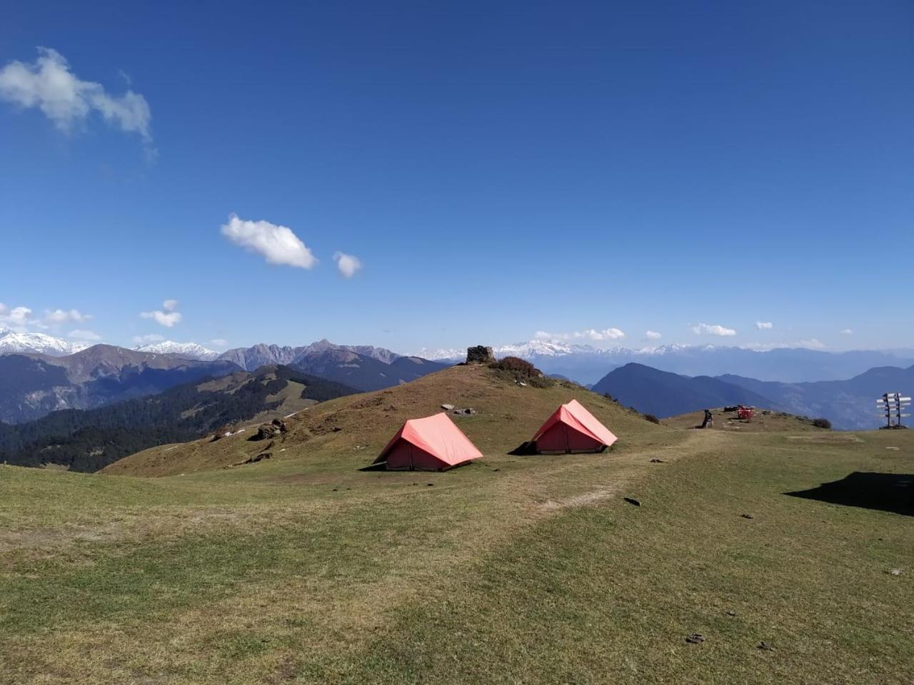Tirthan Crest Homestay Banjār Buitenkant foto