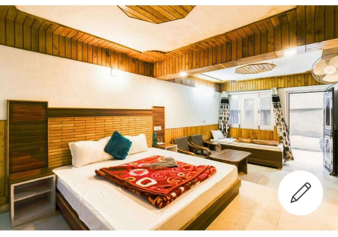 Tirthan Crest Homestay Banjār Buitenkant foto